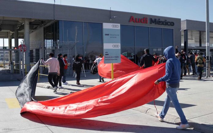 Termina la huelga en Audi; trabajadores aprueban aumento del 10.2% al salario