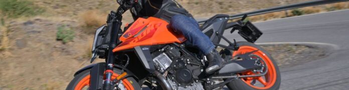 KTM 990 Duke 2024, la naked media más radical