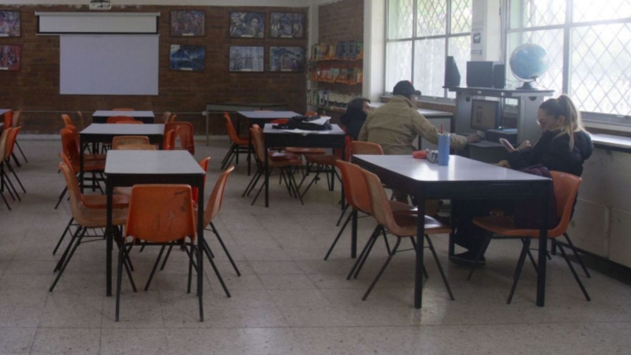 Continúa suspensión de clases por fuertes lluvias en zona costa de Baja California