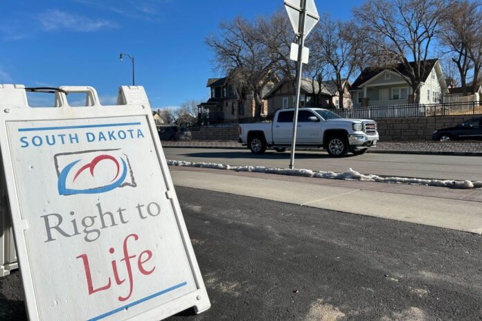 Un vídeo del gobierno explicaría cuándo el aborto es legal en Dakota del Sur