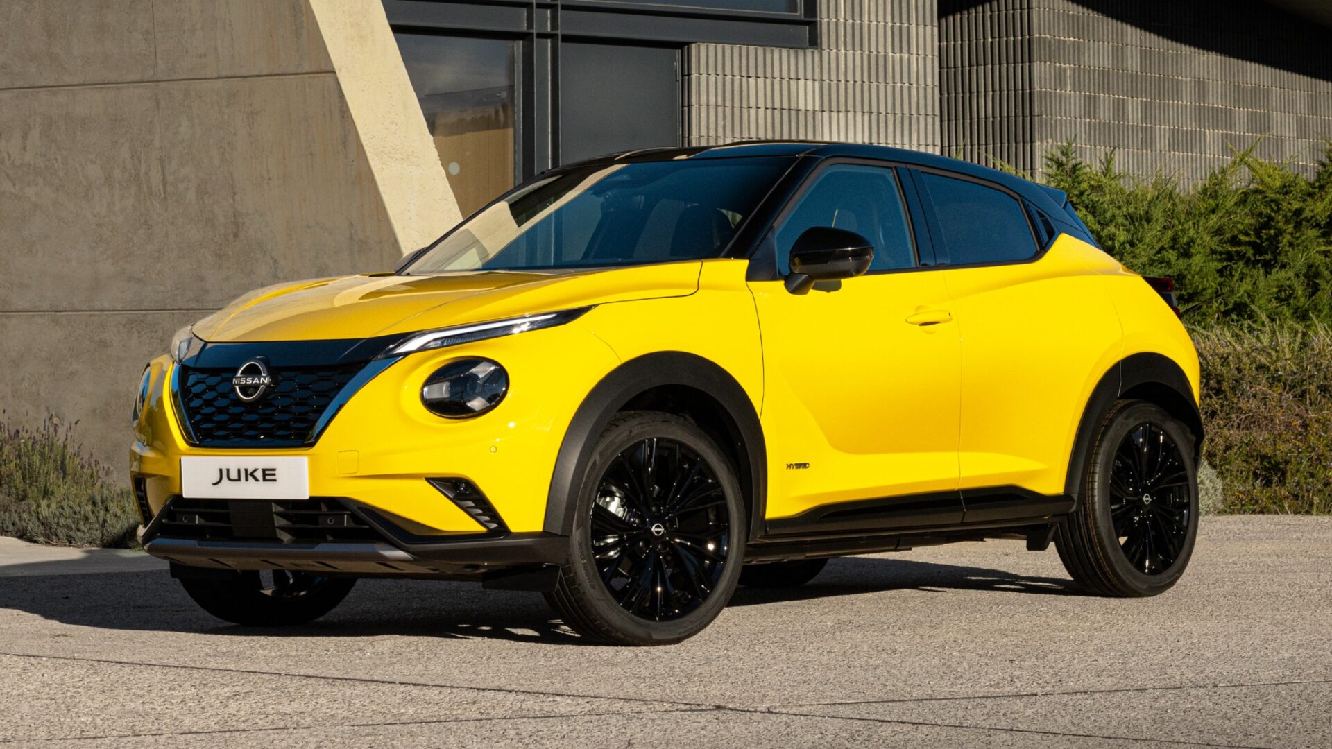 Nissan Juke IKON amarillo