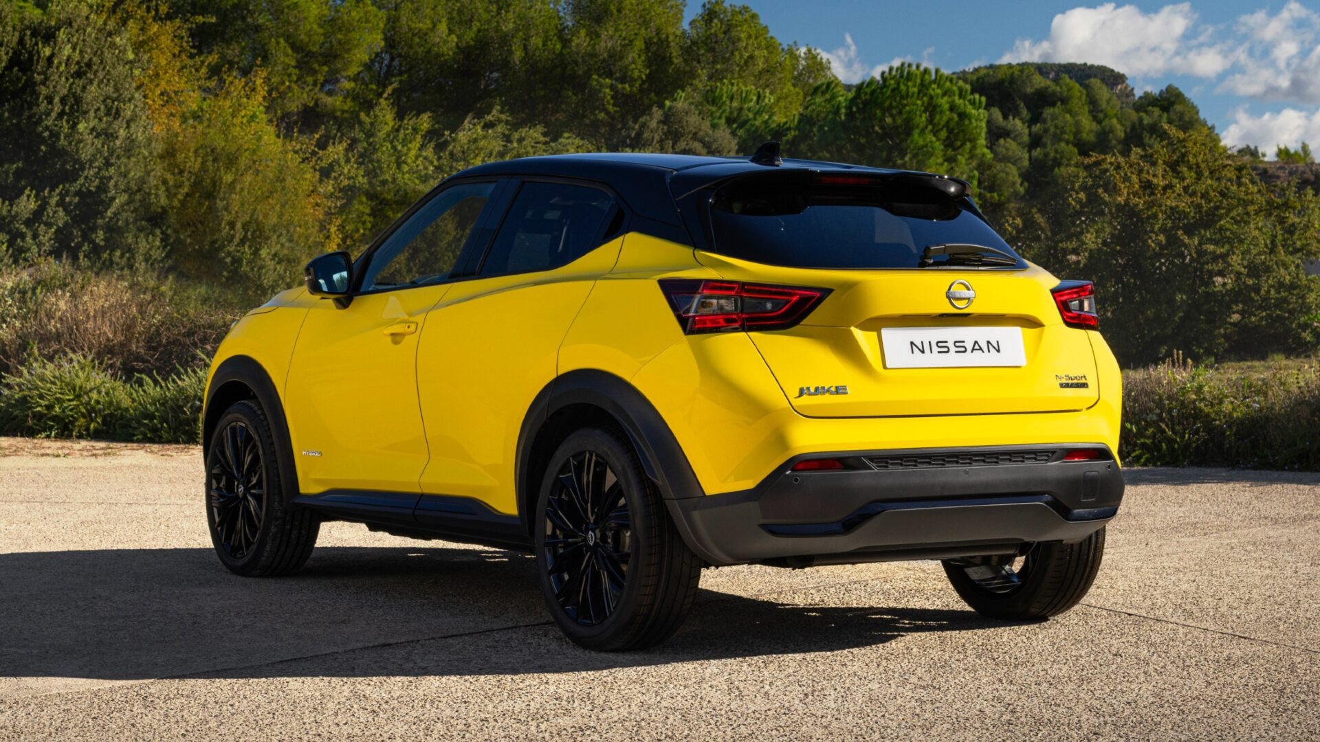 Nissan Juke IKON amarillo