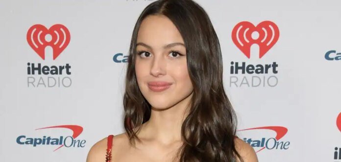 Por qué Olivia Rodrigo es la cantante con más estilo: seis looks que demuestran que los 90 han vuelto