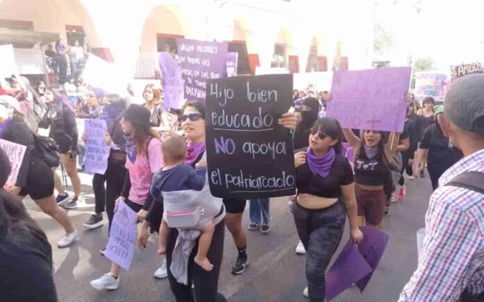 8M | Miles marchan en Morelos para exigir un alto a la violencia contra las mujeres