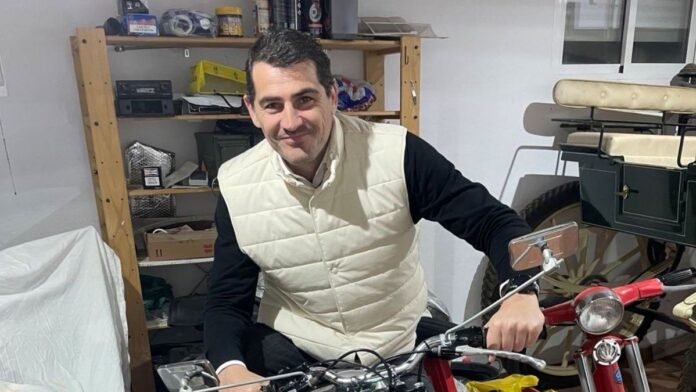 Iker Casillas presume de su nueva moto en redes sociales, pero no es la que esperas