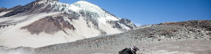 Récord de altura en moto. Pol Tarrés sube hasta los 6.756 m en el volcán Los Ojos del Salado (Chile)