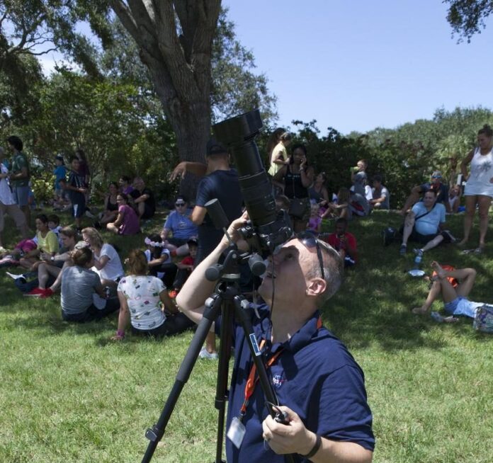 Los fotógrafos de eclipses ayudarán a estudiar el sol durante su acto de desaparición