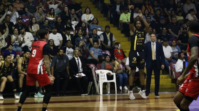 ¡Le dan las gracias! Bernardo Fitz se convierte en el primer coach cesado en el Cibacopa