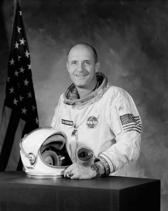 El administrador de la NASA rinde homenaje al pionero espacial Thomas Stafford