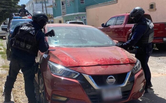 Policías recuperan auto con reporte de robo en el sector norte de Culiacán