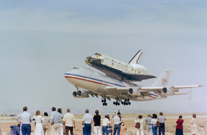 Hace 45 años: el transbordador espacial Columbia llega al Centro Espacial Kennedy de la NASA