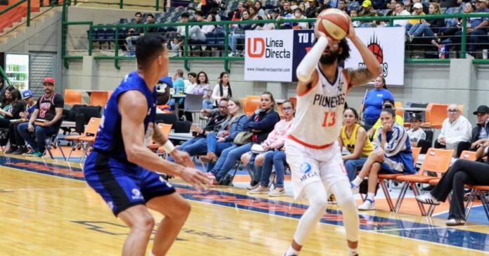 ¡No alcanzó la reacción! Pioneros cayó en el primero de la serie ante Halcones en el CUM