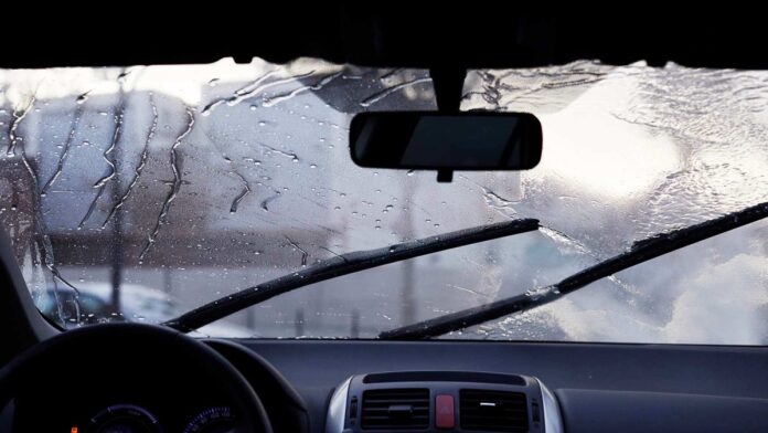 Sigue estos consejos para conducir seguro y tranquilo con lluvia fuerte en Semana Santa