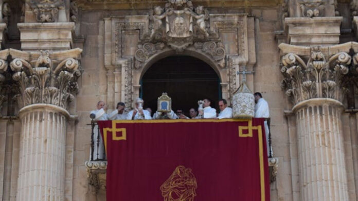 ¿Cuándo se exhibe el Santo Rostro de la Catedral de Jaén?