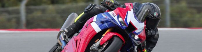 Honda CBR1000RR-R Fireblade 2024, prueba y ficha de la superbike japonesa