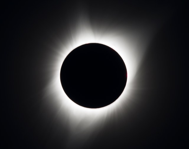 Revelando el Sol: Enfoque de datos abiertos de la NASA para la investigación de eclipses solares