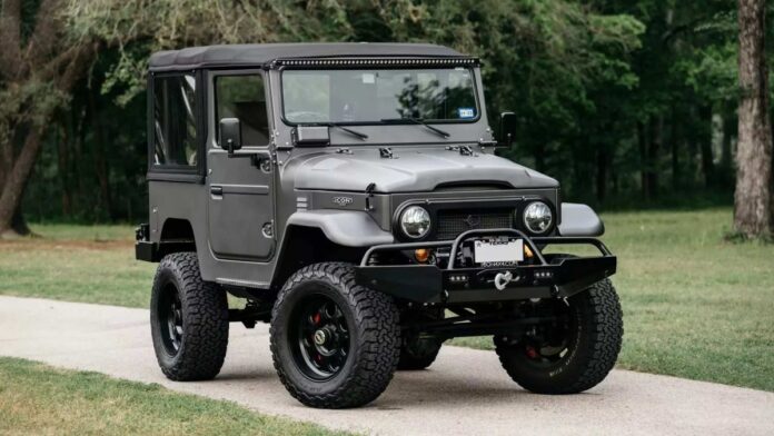 Este Toyota FJ40 con motor V8 es el 4×4 de tus sueños