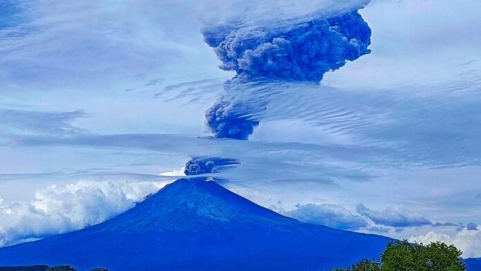 Volcán Popocatépetl: cancelan vuelos en Puebla por ceniza