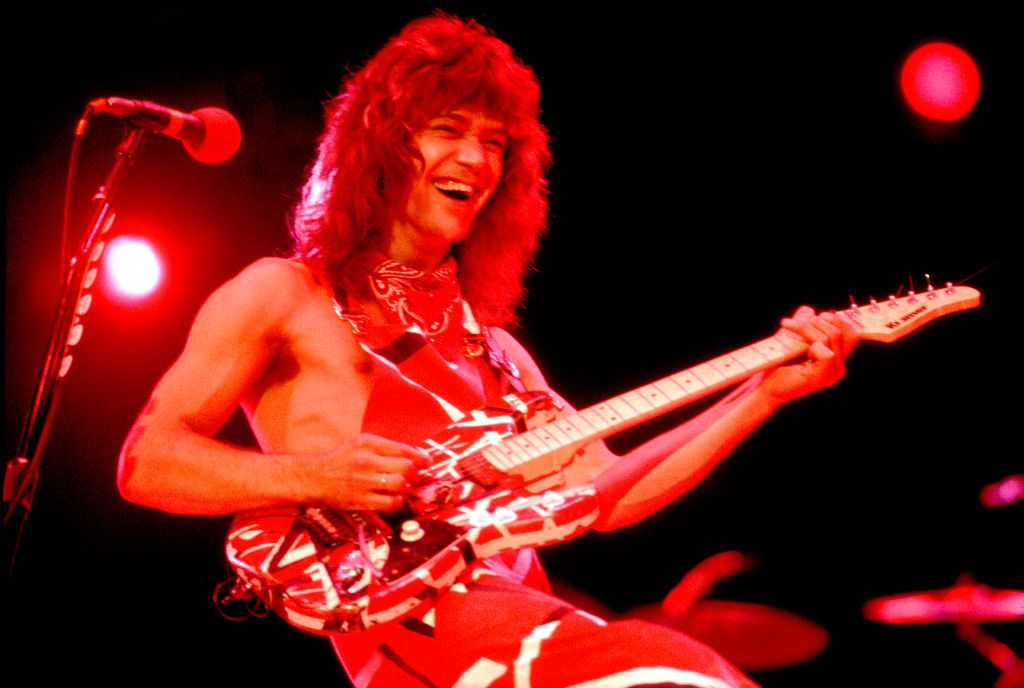 Eddie van Halen actúa en el festival estadounidense.