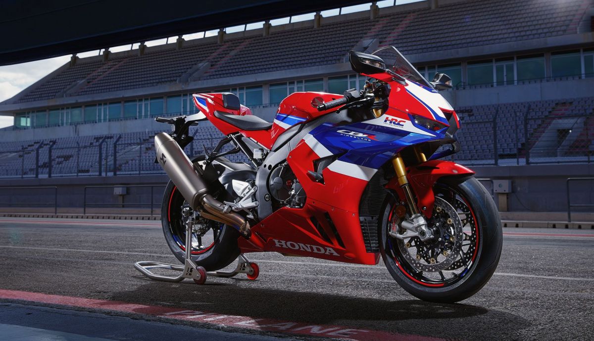 Honda CBR1000RR FireBlade 2024 Estatica (7)