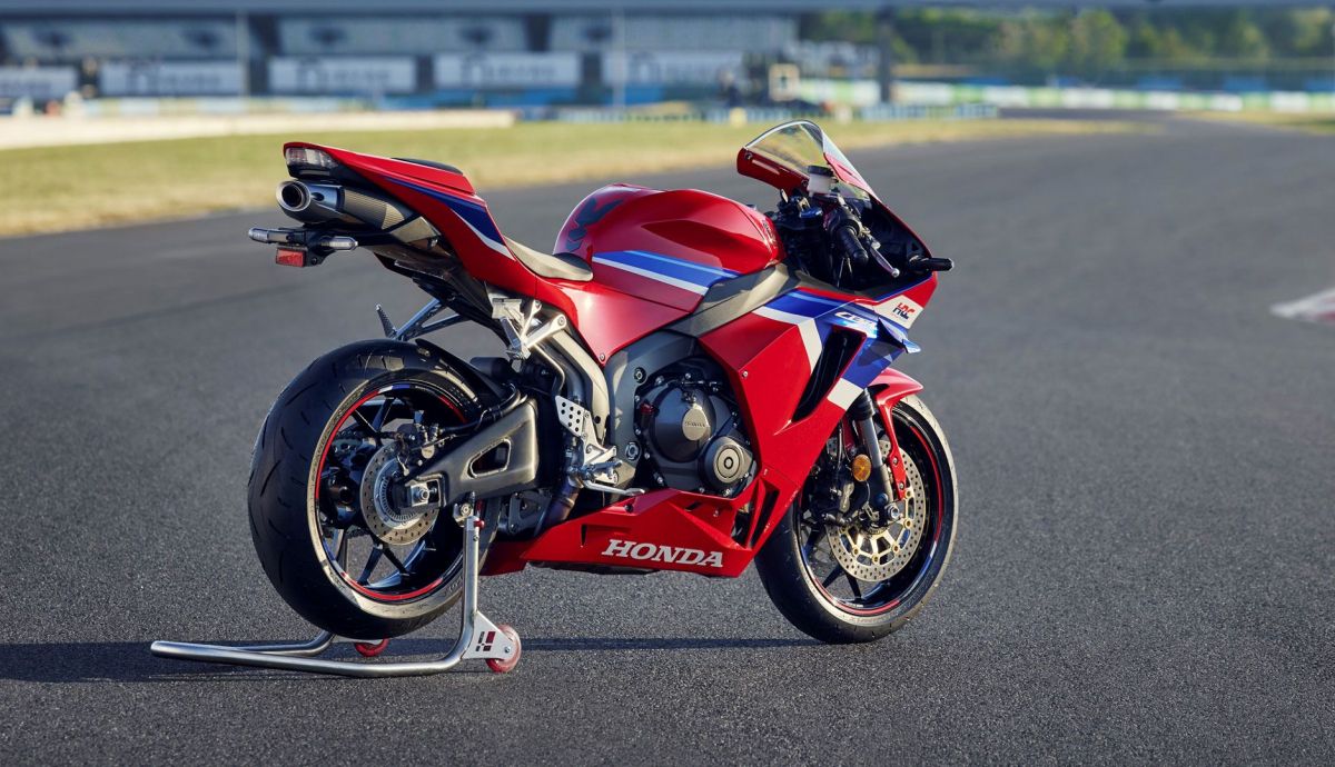 Honda CBR600RR 2024 Estatica (1)