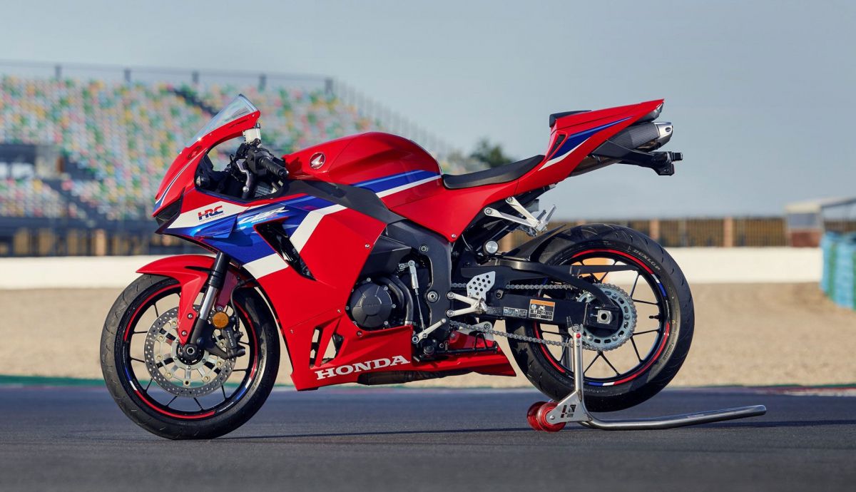 Honda CBR600RR 2024 Estatica (2)