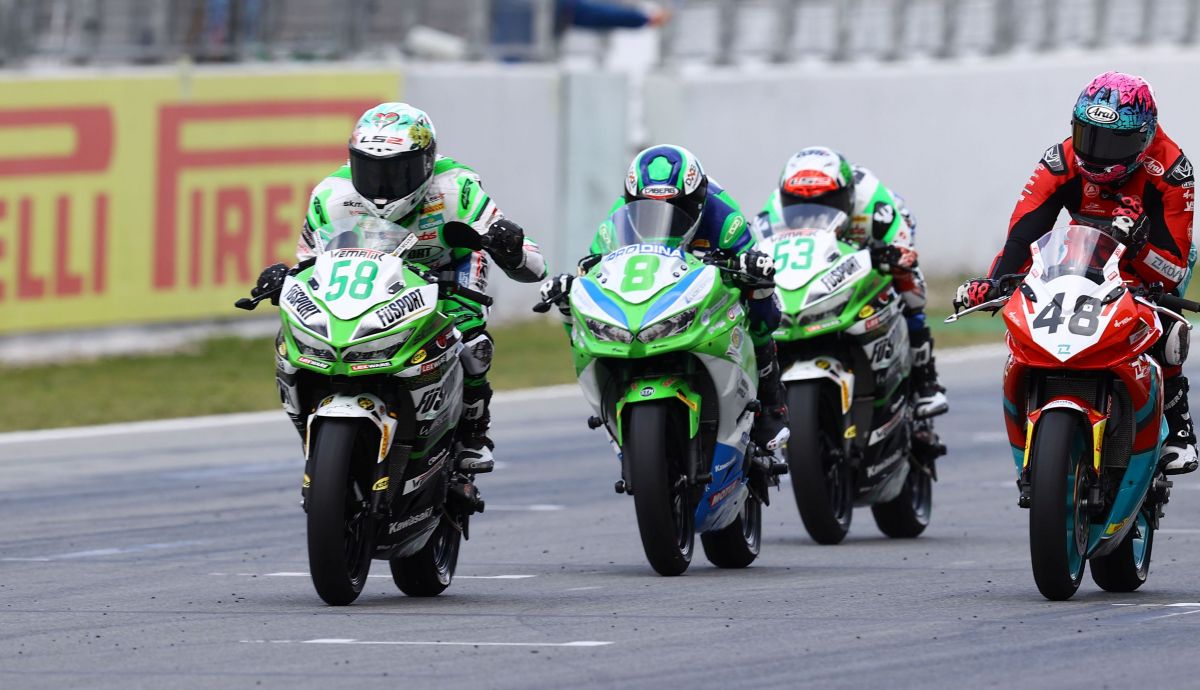 Íñigo Iglesias ganó la segunda carrera de Supersport 300 en Catalunya