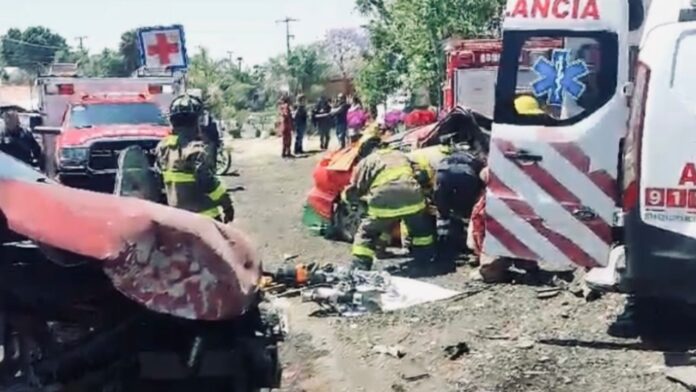 Fuerte accidente en carretera Atlixco-Puebla: conducía un menor de edad y deja varias personas lesionadas