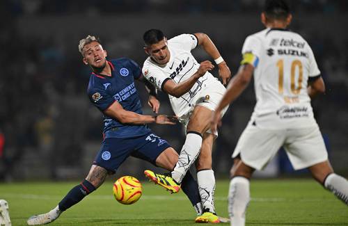 Presenciaron 41 mil espectadores soso empate a cero entre Pumas y Cruz Azul