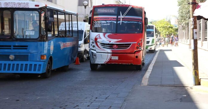 “Fue algo histórico”: Eclipse generó mucho trabajo para los choferes del transporte público de Mazatlán