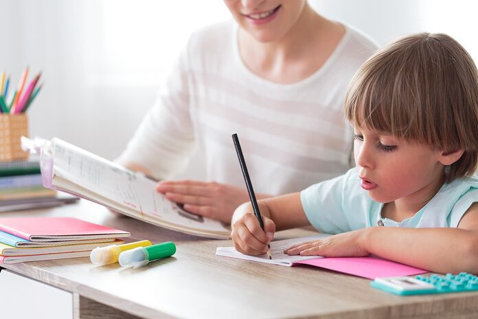 Cómo actualizar sus habilidades como padre al criar a un niño con TDAH