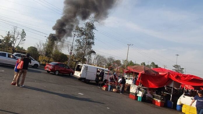 “Gracias a Dios y al piloto que evitó una tragedia mayor”: testigo del accidente aéreo en Coyoacán