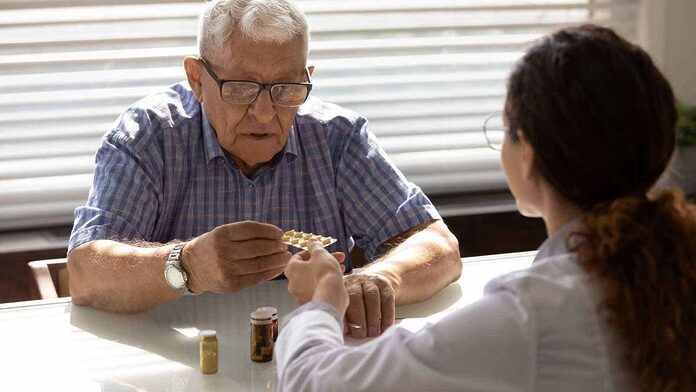 Cartas de advertencia que reducen de forma segura la prescripción de antipsicóticos en la demencia