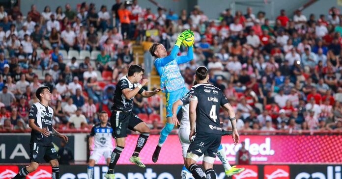 ¡Desde los once pasos! Necaxa sigue vivo al dejar en el camino a Gallos Blancos