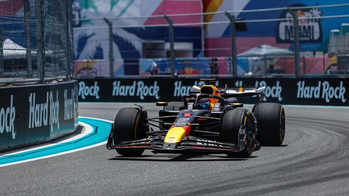 Verstappen manda en Miami, Sainz tercero en los Libres 1