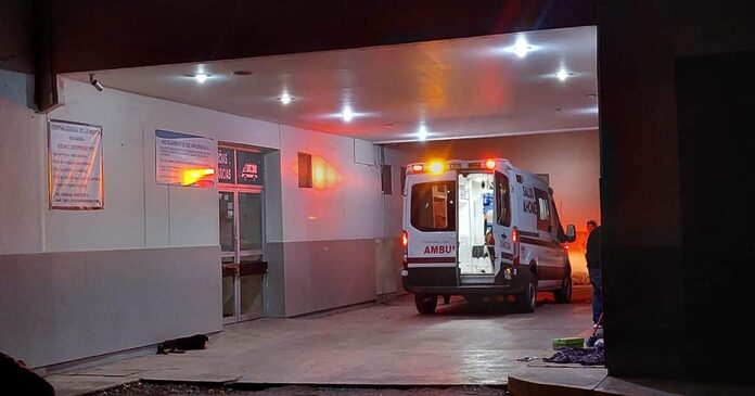 Ciclista termina en el hospital al ser atropellado por un tráiler en el ejido Primero de Mayo, Ahome