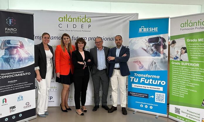 Granada acoge la presentación del primer proyecto de realidad virtual inmersiva en medicina para alumnos de FP