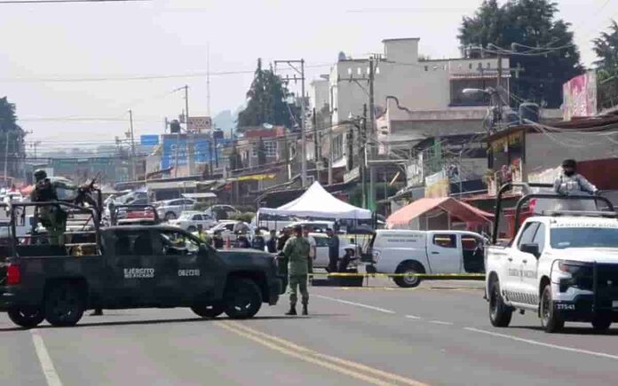 Matan a tres personas en zona de comida en Tres Marías