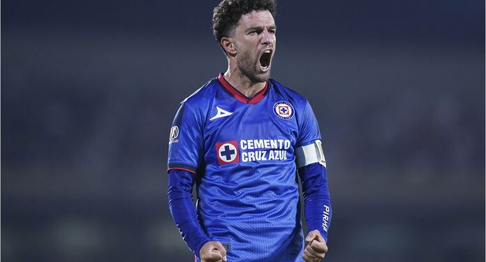 Cruz Azul consigue clara ventaja ante unos Pumas desaparecidos