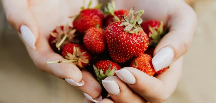 Así hay que limpiar las fresas para eliminar todos los pesticidas, según una nutricionista