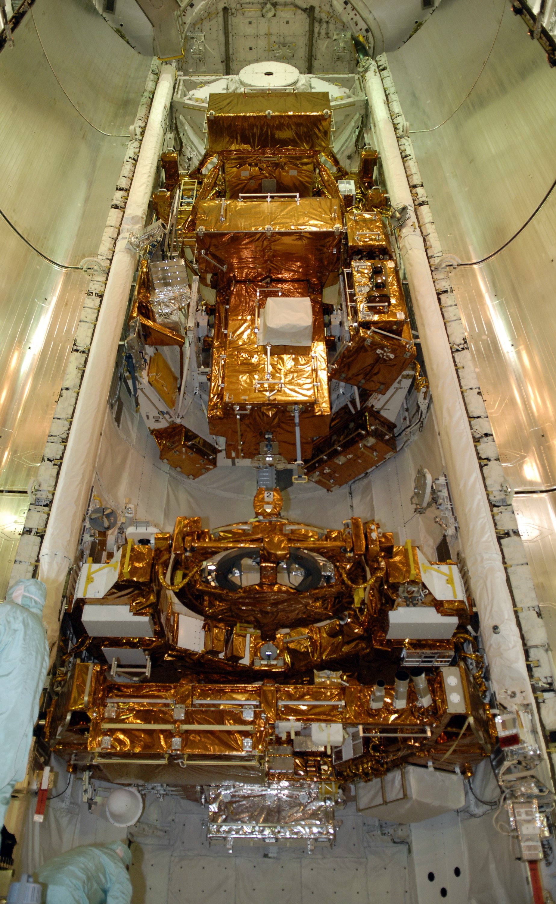Las cargas útiles de la Misión de Servicio del Hubble instaladas en la bahía de carga útil del Atlantis