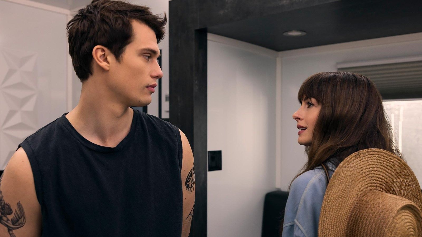 la idea de ti anne hathaway nicholas galitzine