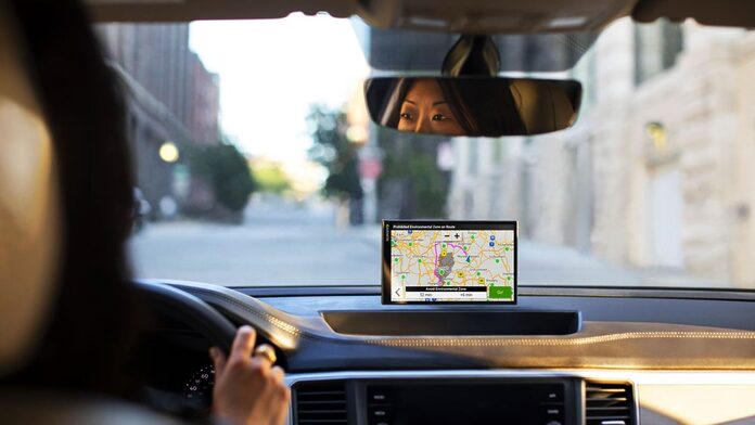 Olvida Waze: este navegador top de Garmin tiene tráfico y mapas de por vida