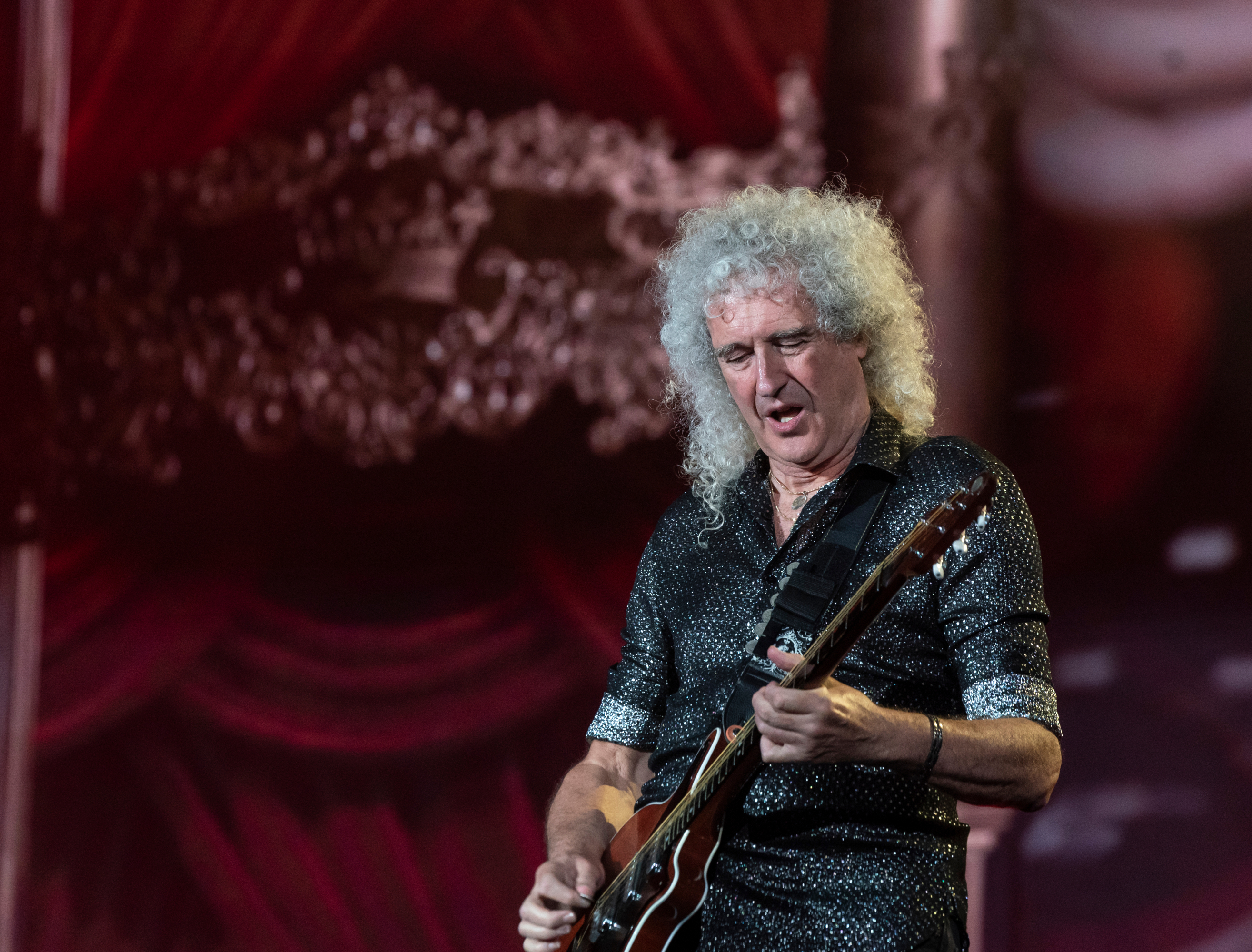 La inspiradora historia de Brian May, el guitarrista de Queen que colabora con la NASA / Shutterstock