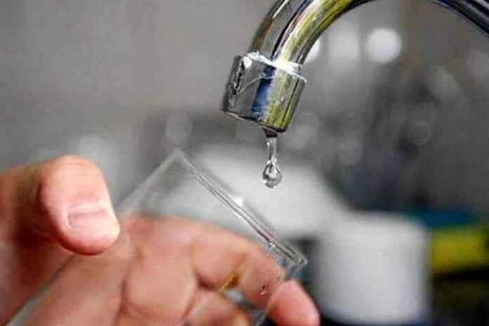 Agua en Ahome no está contaminada, pero la tubería es vieja y no debe tomarse de la llave: Canacintra