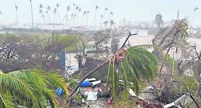 Beryl llega a Islas Caimán como huracán categoría 3, va para México y no descartan que llegue a EU