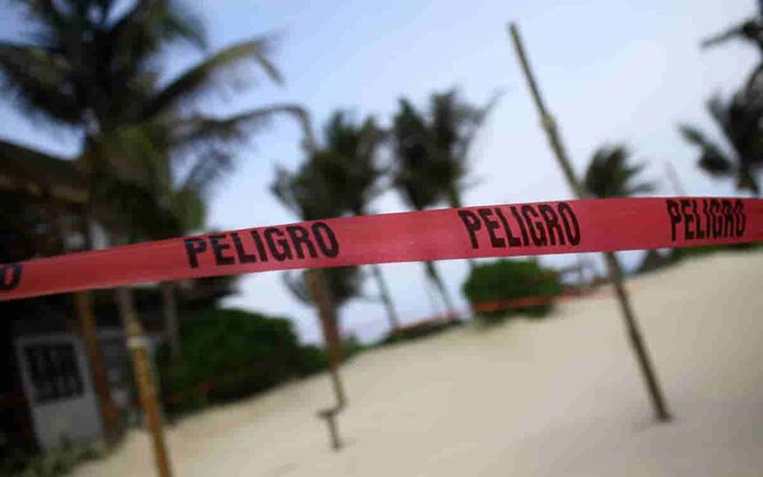 Activan alerta roja en Quintana Roo y Yucatán ante impacto del huracán Beryl