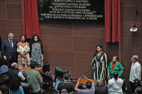 Instalan nuevo Muro  de Honor en el Senado