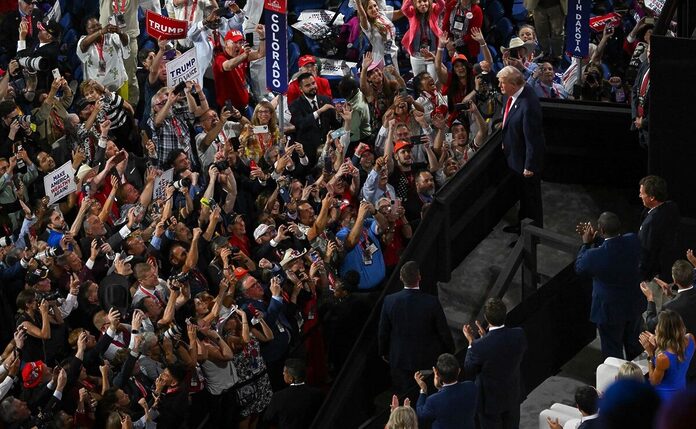 «Lo salvó la mano de Dios»: atentado desata culto a Trump  | El Universal