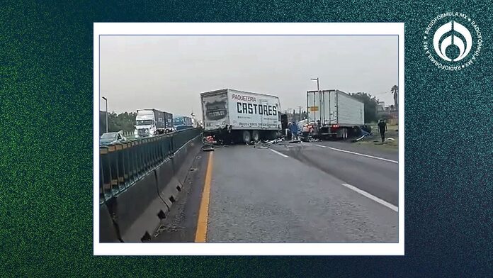 ‘Carambola’ en Circuito Exterior Mexiquense genera caos vial (VIDEO)